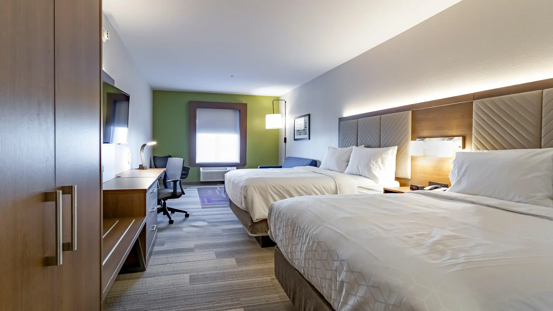 Holiday Inn Express & Suites - Columbus - Worthington By Ihg Hotel