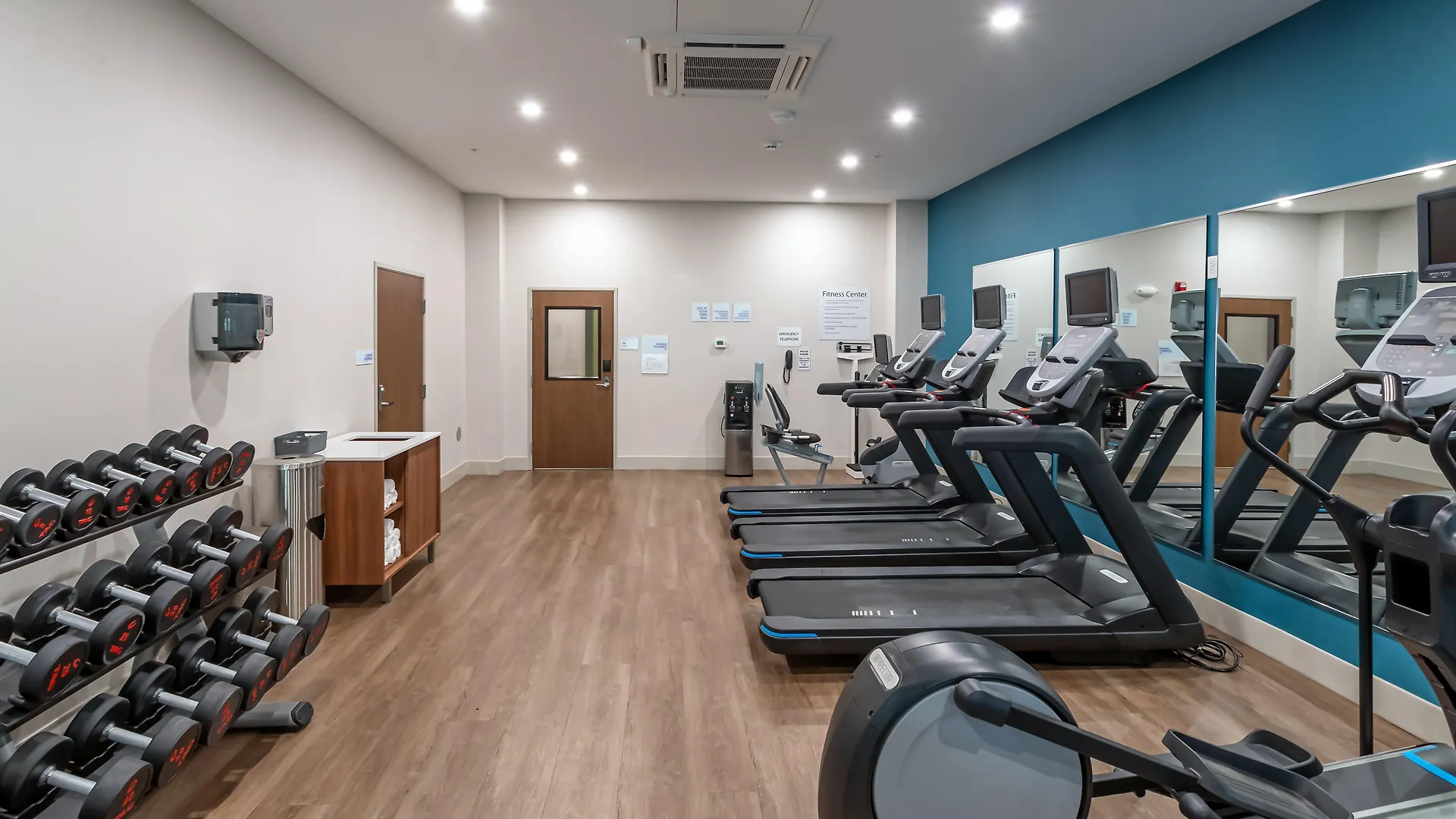 *** Hotel Holiday Inn Express & Suites - Columbus - Worthington By Ihg United States