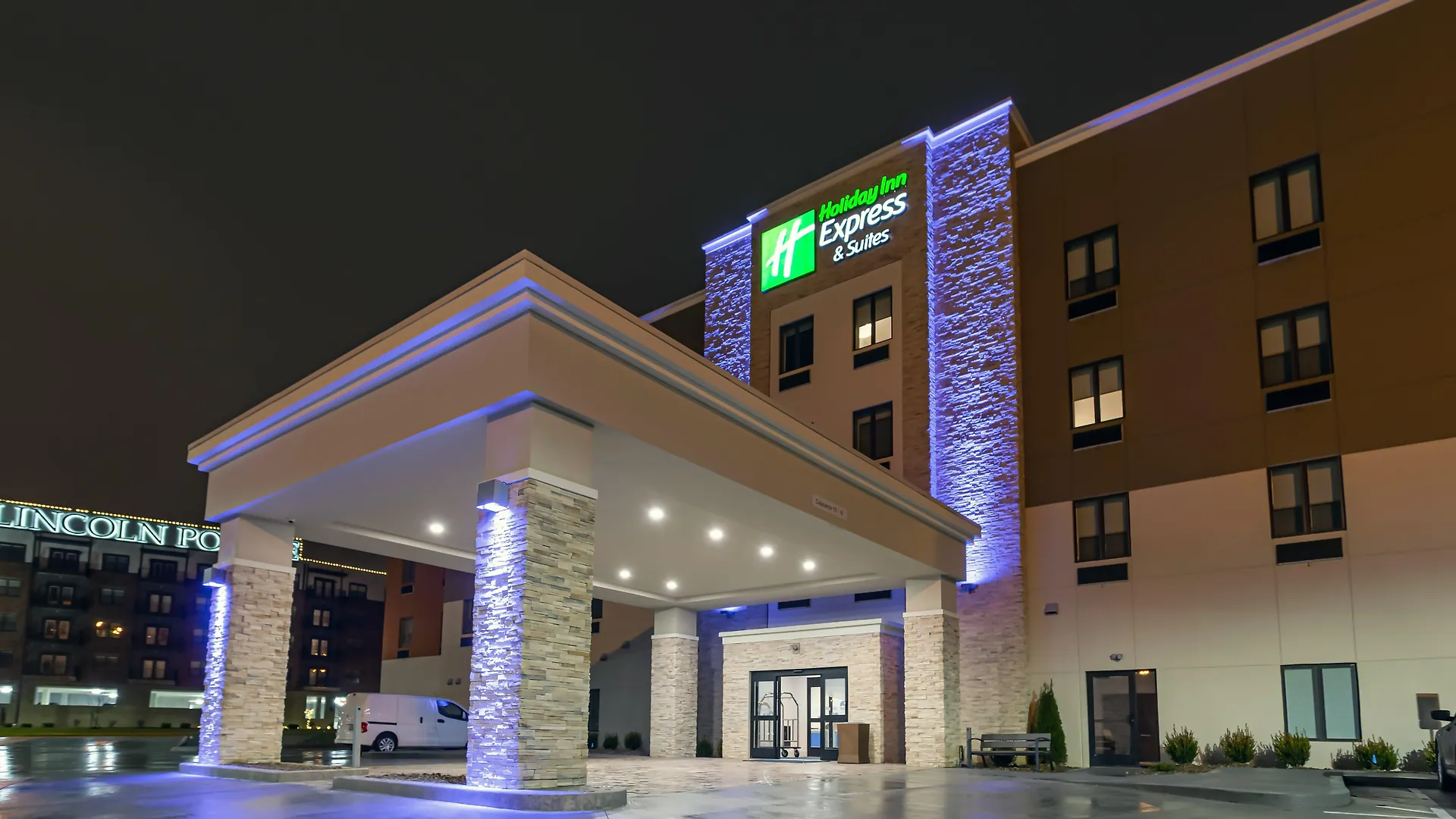 Holiday Inn Express & Suites - Columbus - Worthington By Ihg Hotel